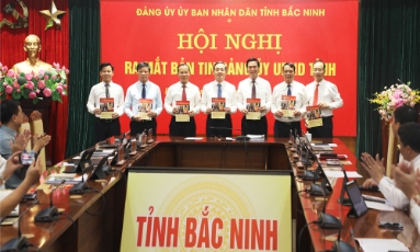  Ra mắt Bản tin Đảng ủy UBND tỉnh Bắc Ninh: Tăng cường công tác tư tưởng, thống nhất nhận thức, hành động